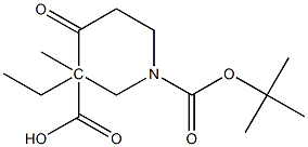1-TERT-BUTYL 3-ETHYL 3-METHYL-4-OXOPIPERIDINE-1,3-DICARBOXYLATE Struktur