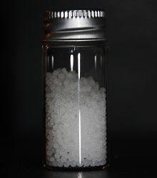 Fig.2 Urea crystal Fig.2 Urea crystal